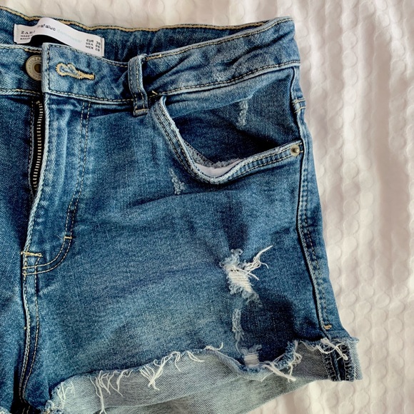 Zara denim shorts, light blue wash, high waist - Picture 3 of 7